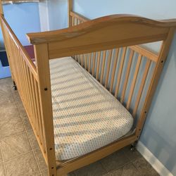 Large Infant/young Toddler Crib