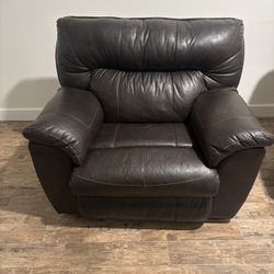 Brown Leather Oversized Recliner 