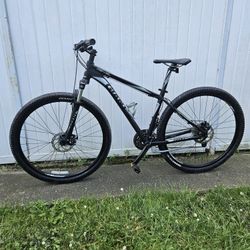 Giant REVEL Mountain Bike 