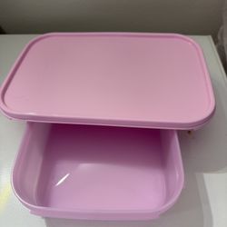 Tupperware 