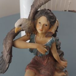 Beatiful Statue of a young woman with a beautiful eagle!!🥰🦅in Jacksonville  Florida! Area Westsidade  32205.