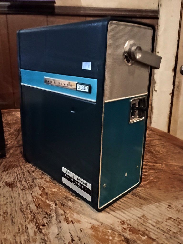 Bell & Howell Tele-Sonic 947 Slide Master Projector