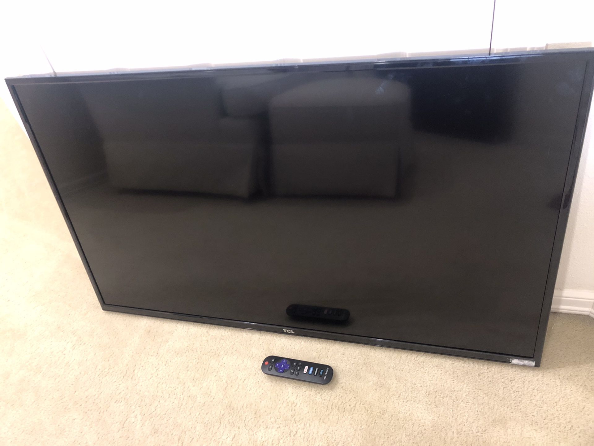Roku/TCL 40 inch Smart TV‼️Make me an offer‼️