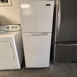 Top Freezer 10 Cu Ft Refrigerator Used White 