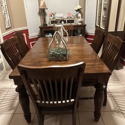 Woodbridge Solid Oak Dining Room Set & Buffet