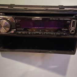 Kenwood Car Stereo With Faceplate 