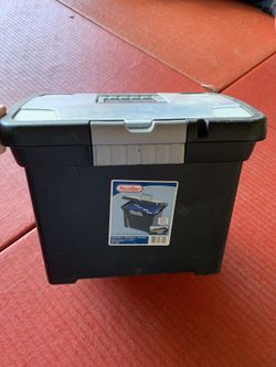 Sterilite stackable container