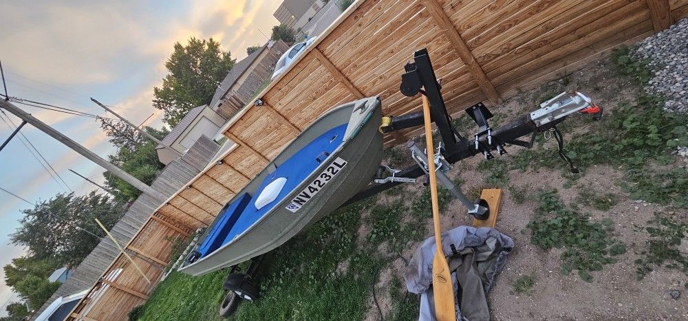 Fishing Boat And 2015 4 Stroke Motor