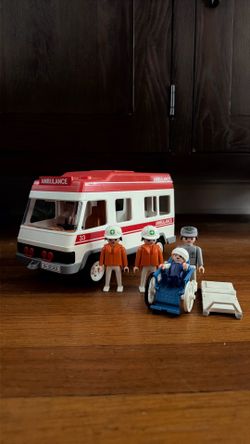 Playmobil Ambulance (model 3456)