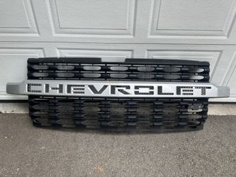 2020 Chevy Silverado front grille