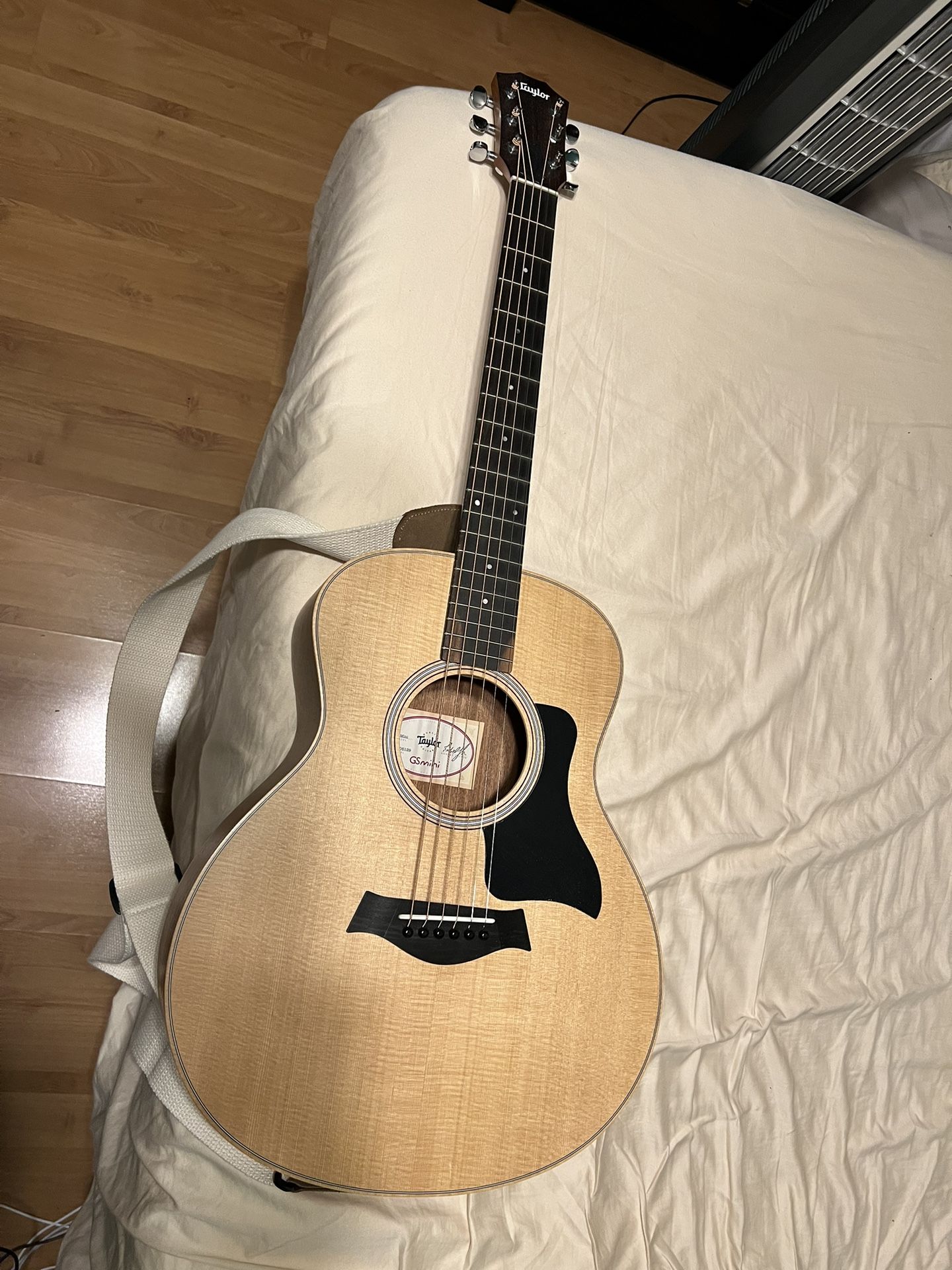 Taylor GS Mini Sapele Acoustic Guitar