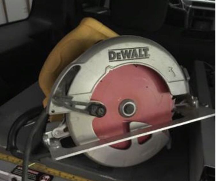 Dewalt 71/4” Circular Saw