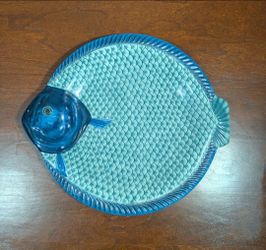 11" x 10.5" Vintage Department 56 Navy blue/light turquoise green fish shaped plate