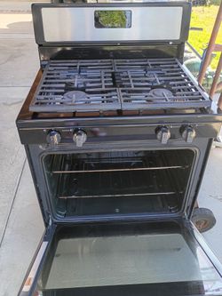 Range stove gas whirlpool used perfect condition, available now