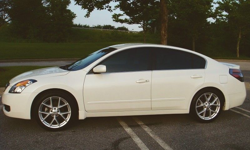 Speed-sensing steering 2007 Nissan Altima CD player