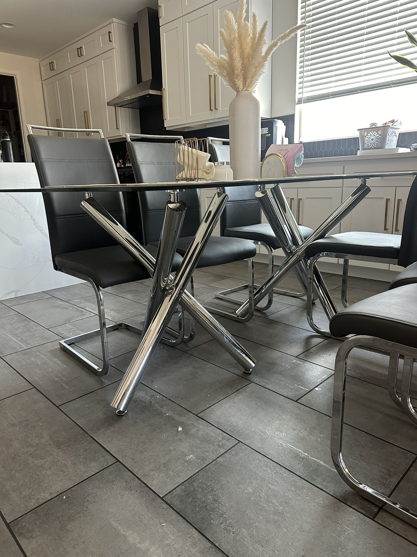 Dinning table