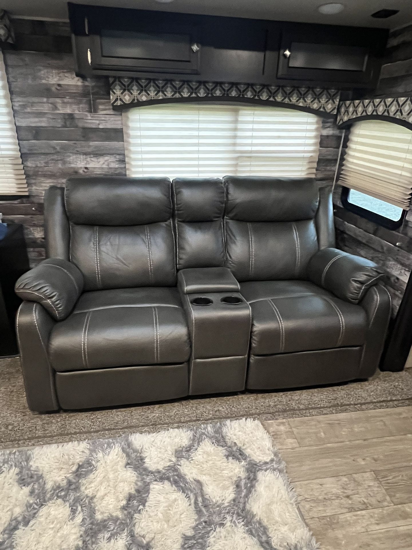 Reclining Couch/sofa