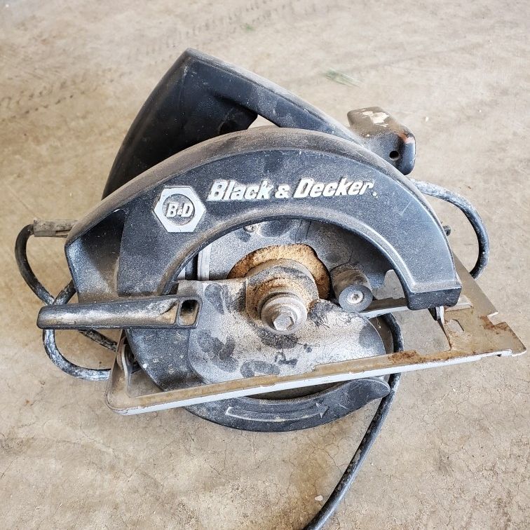 Black And Decker Saw