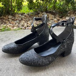 Girls Shoe's Size 3 Great Condition 