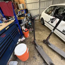 2 Xiaomi Mi Electric Scooter