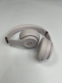 Beats Solo 4 MUW33LL/A Cloud Pink Wireless Headphones - Great Condition
