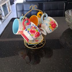 Cups Set One Has A Crack Doesn't Affect 