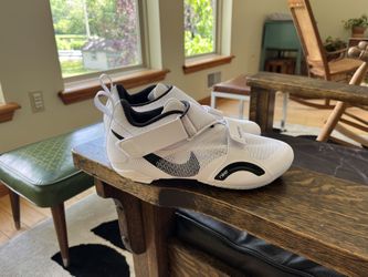Nike women’s cycling / spinning shoes - color White, Size 7.5