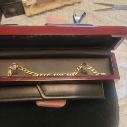 14kt Gold Figaro Bracelet 