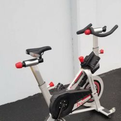 FreeMotion Stationary Bike Spin Bike Indoor Exercise Bicycle Cardio Workout 