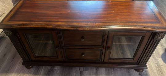 TV stand (( living room furniture))