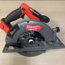 Milwaukee New 71/4” Circular Saw M18 Fuel Brushless