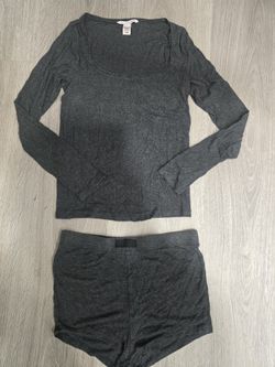 VICTORIA'S SECRET PAJAMA SET SIZE SMALL