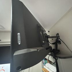 Rv Television With Hardware 