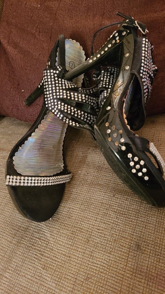 Delicacy Stripper Sexy Hi Heels Shoes Size 7 black With Lots Of Rhinestones. East, West, North