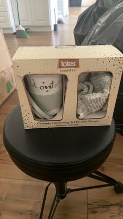 Ceramic travel mug and flip gloves women’s