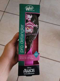 The Wet Brush Pro Cheshire Cat