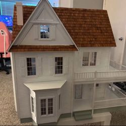 XL Doll House and Furniture 