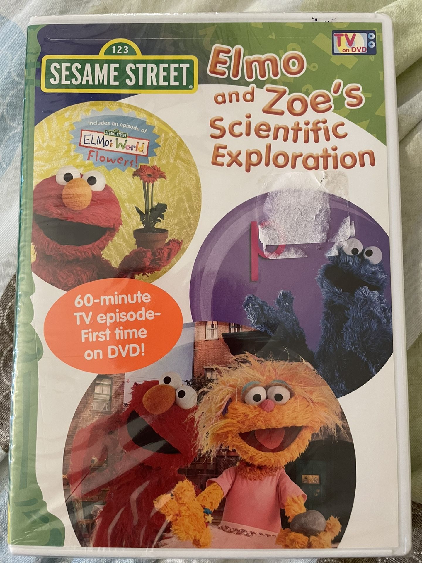 Sesame Street’s ELMO AND ZOE’S SCIENTIFIC EXPLORATION (DVD) NEW