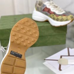 Gucci Sneakers