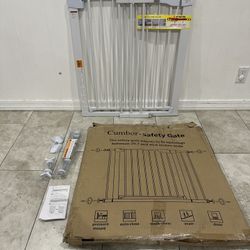 Wide Pet Gate / Baby Gate - Fits Openings 29.7” - 40.6”
