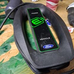 Ford Power Vehicle Charger 