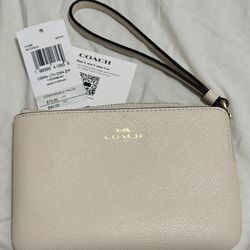 Coach Small Corner Zip Wristlet, Chalk Pebbled, Lined, Gold Hardware