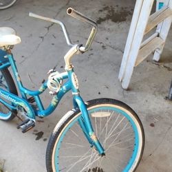 Schwinn Del Mar 24" Girls Bike