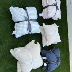 Pillows Lot 