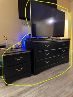 55” Samsung older model/ dresser and night stand and dvd/ blu ray all for $100