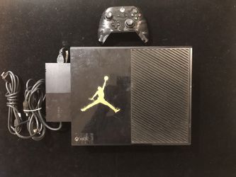 Microsoft Black Xbox One 500GB Console+1 Camo Controller+2 Pre-installed Games(GTA 5 NBA 2K17) Post Nintendo era