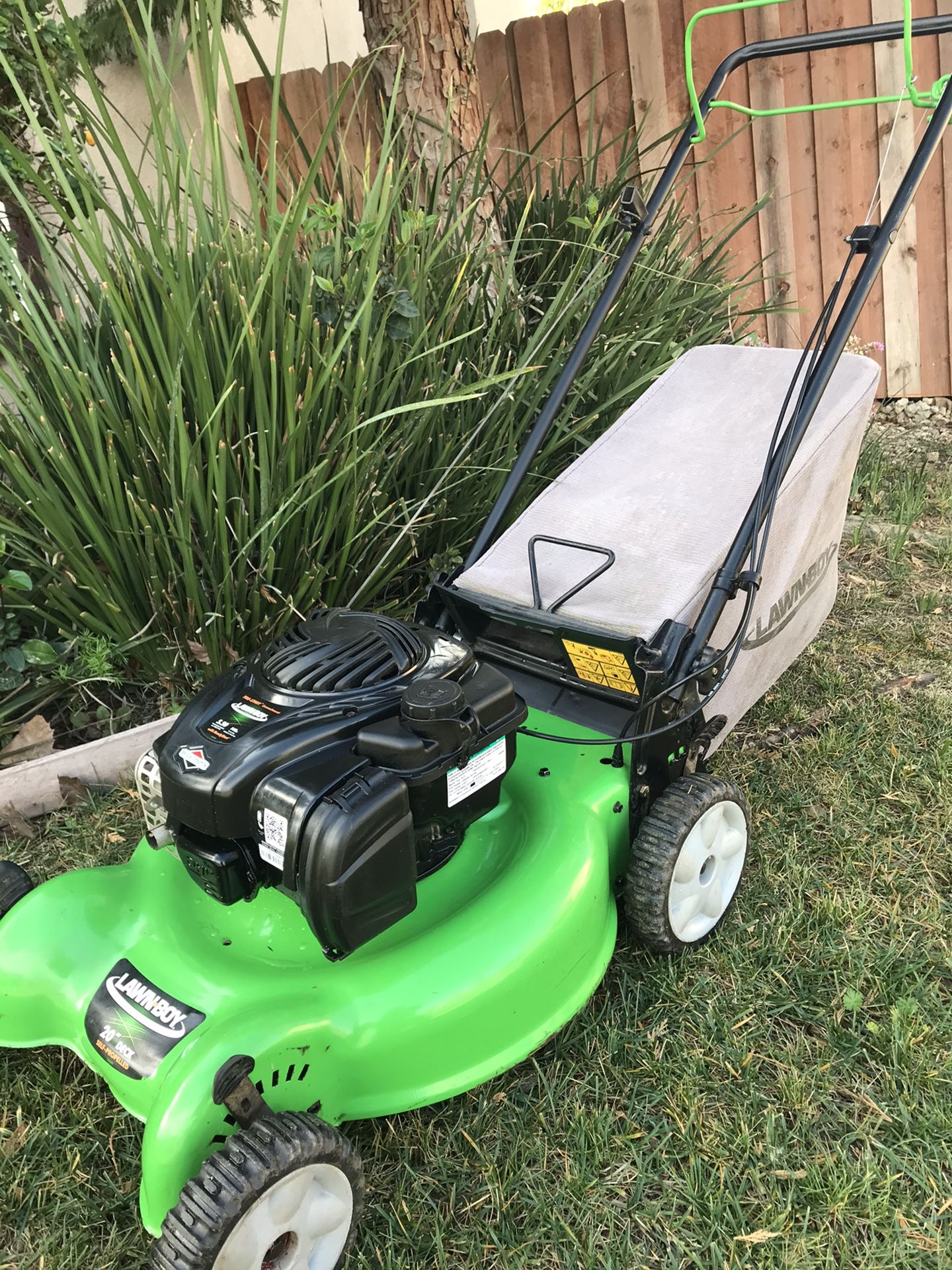 Lawn Boy lawn mower self propelled