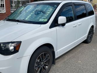 Dodge Grand Caravan White Minivan