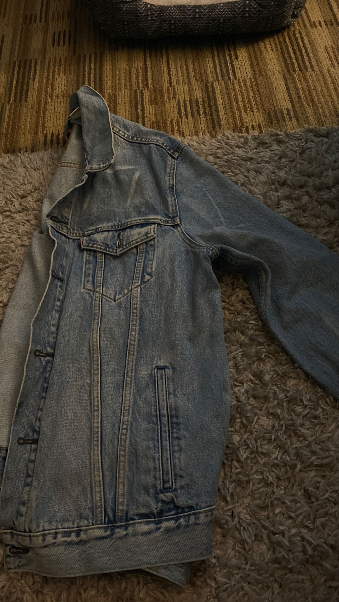 men’s levi light washed jean jacket (pickup only)