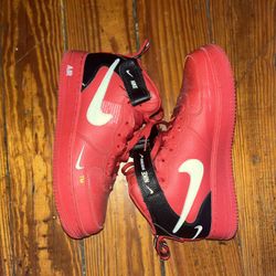 Nike Air Force 1 Mid '07 LV8 Utility in University Red and Black